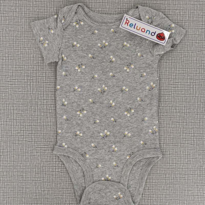 Body gris con diseño de flores