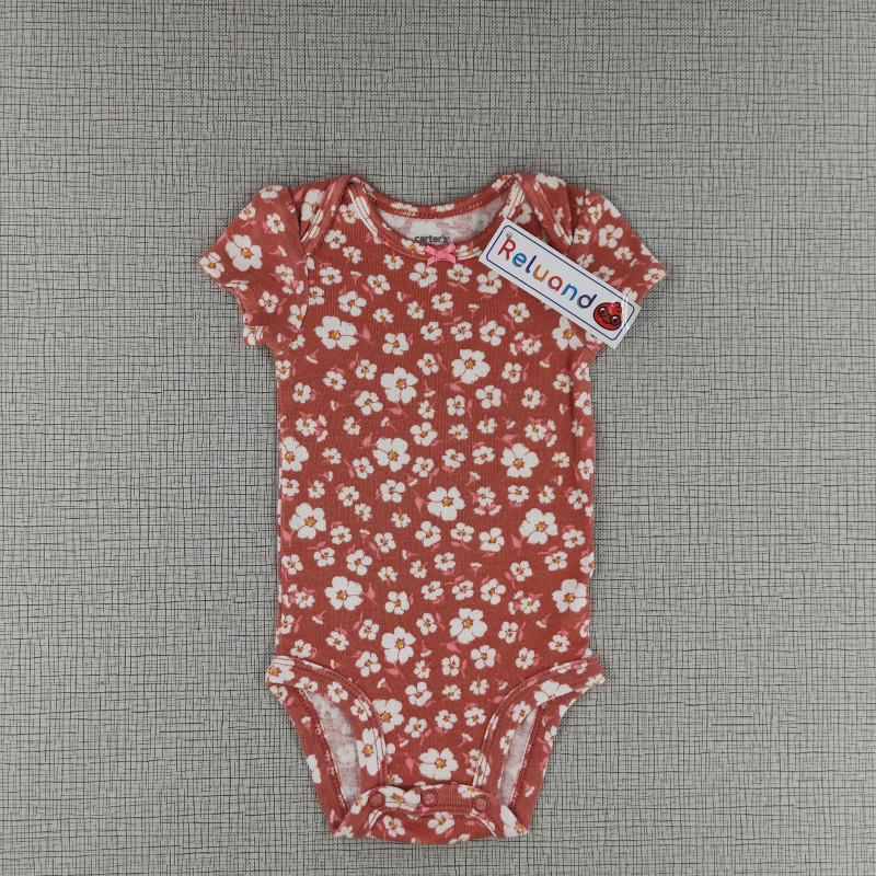 Body rosa opaco con estampado de flores