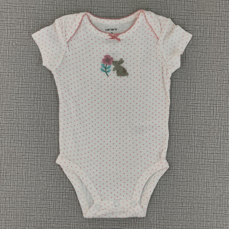 Body blanco con bordado de conejo