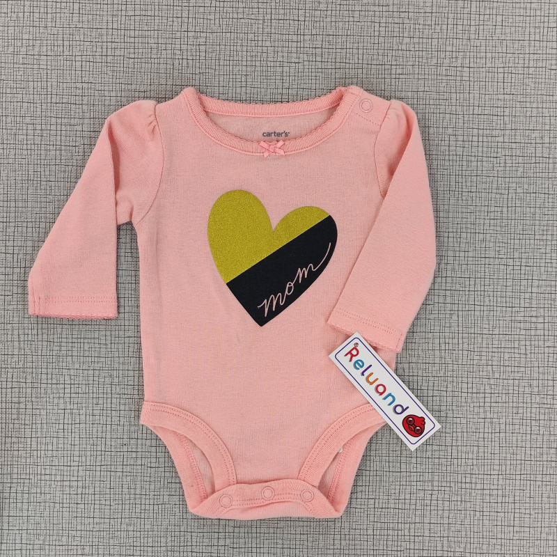 Body manga larga color salmón con estampado de corazón