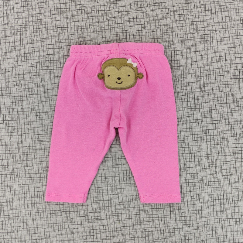 Pantalón rosado claro con bordado de mona en la parte trasera